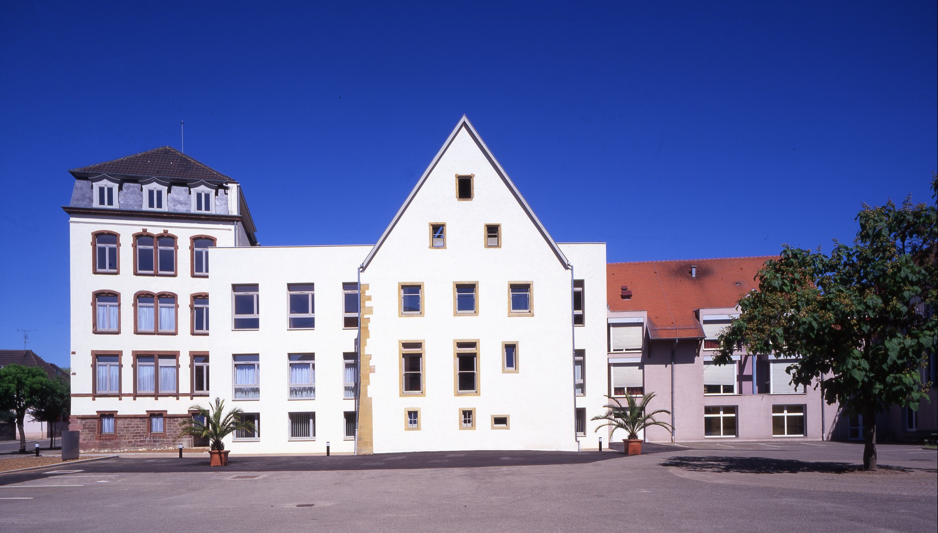 Hôpital local de Rouffach KNL Architecte